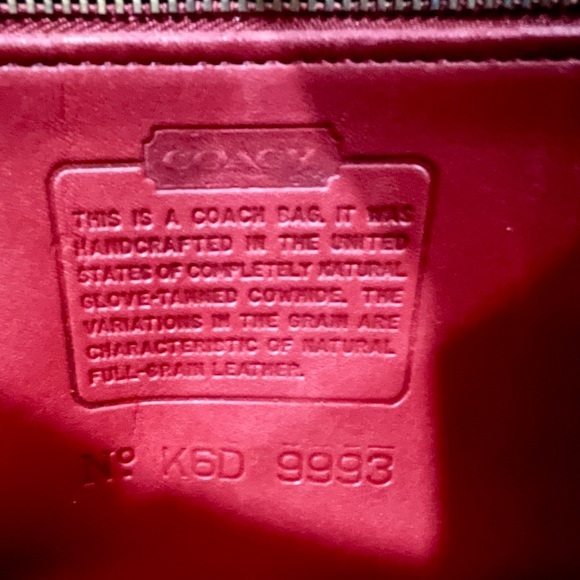 Vintage Coach with Tea Roses - Picture 4 of 8